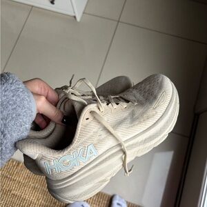 Hoka Clifton 9 Cream Running Shoes